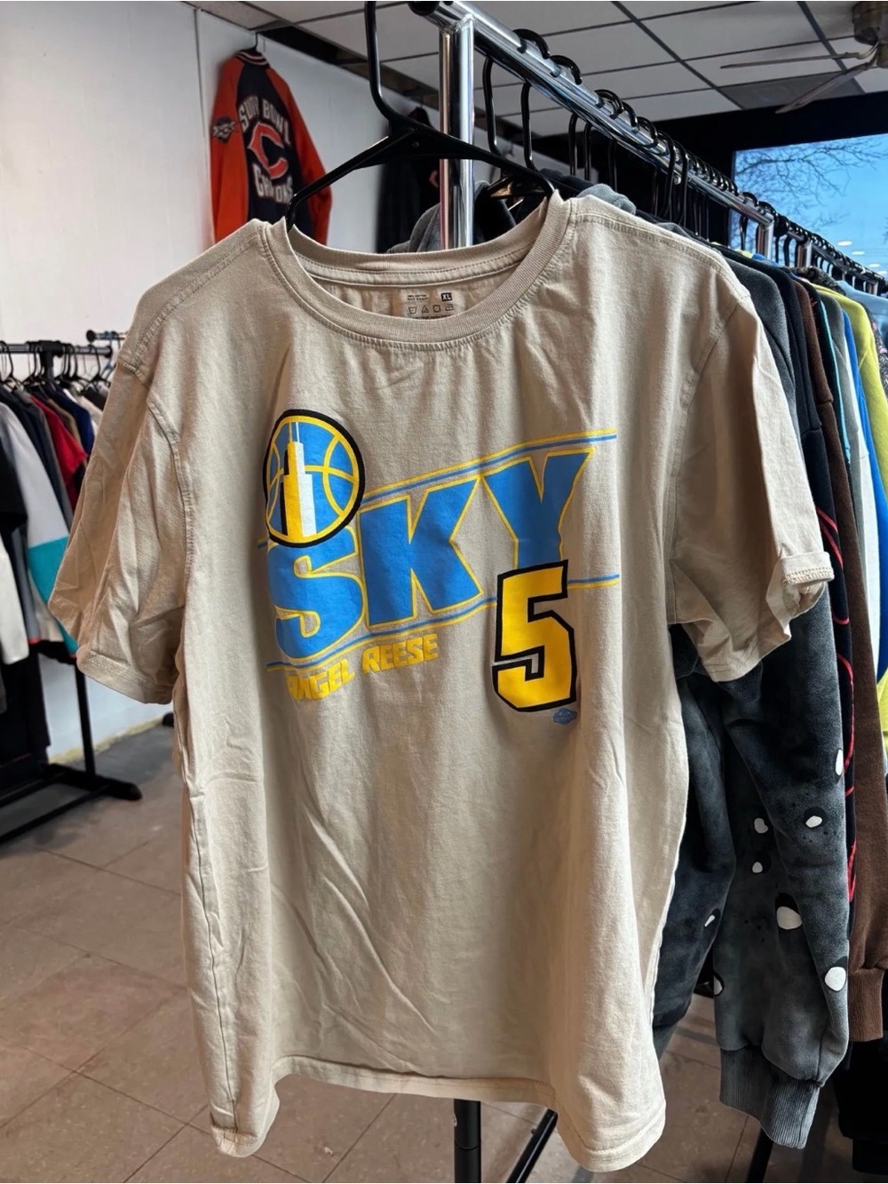 Chicago Sky Angel Reese player shirt size xl
